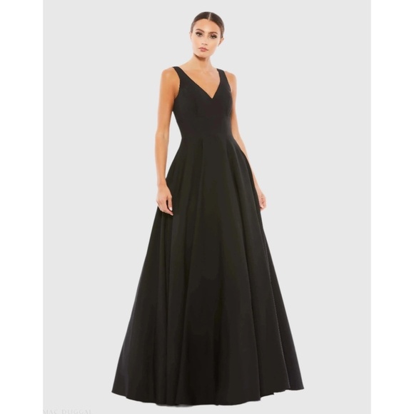 NWT Ieena for Mac Duggal 48924 Black Classic Sleeveless A-Line Gown Size 14 - Picture 1 of 12